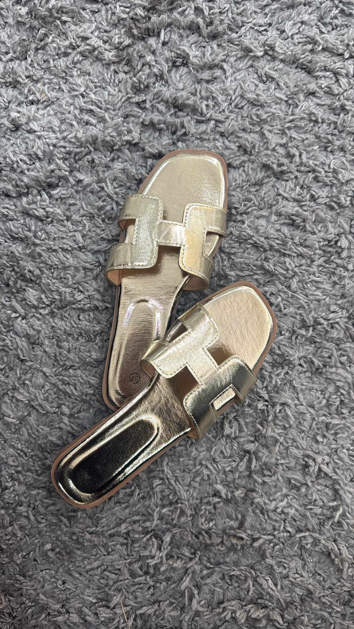 SLIP ON MUST HAVE GOLD