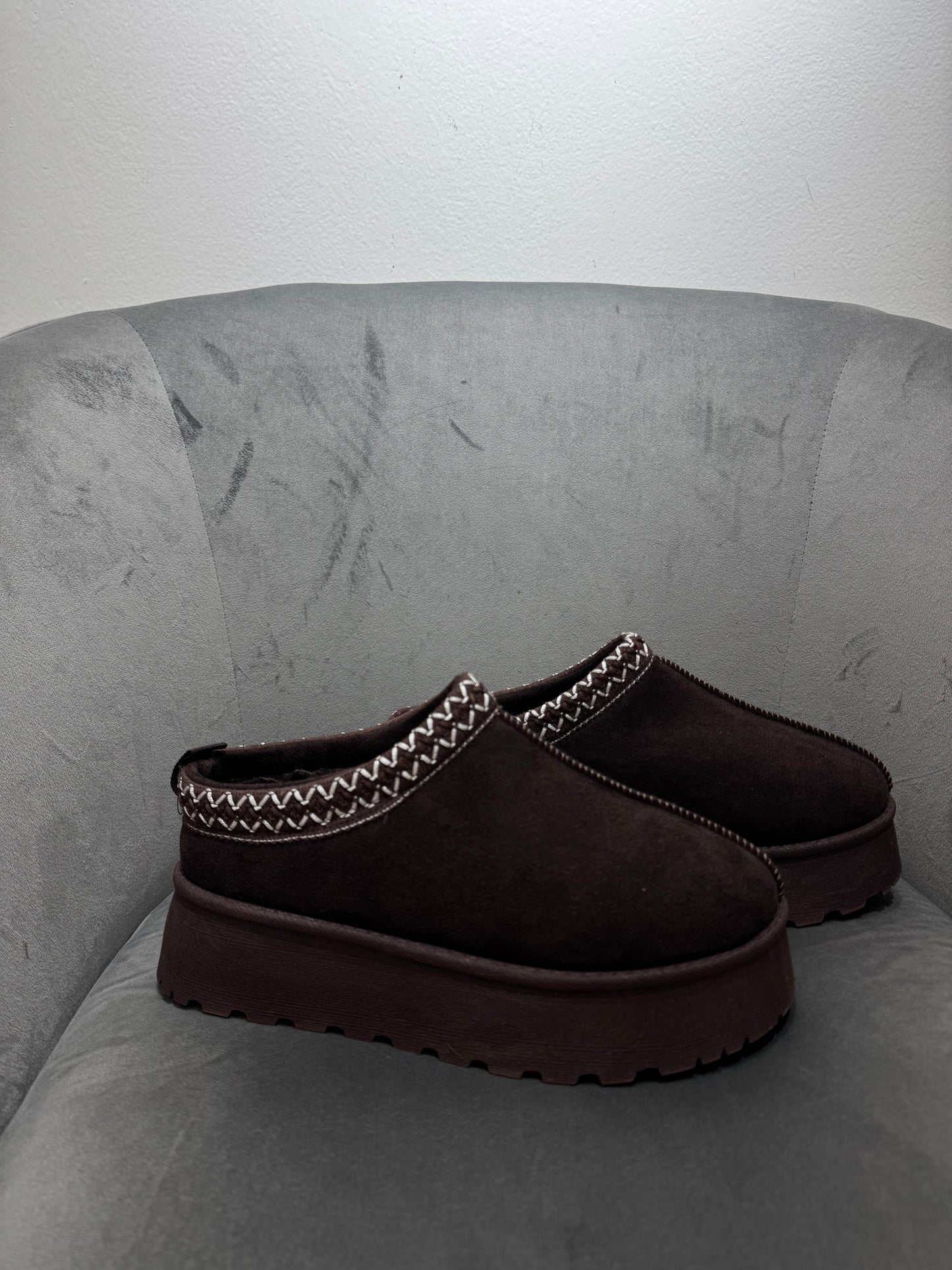 UGG SLIP ON