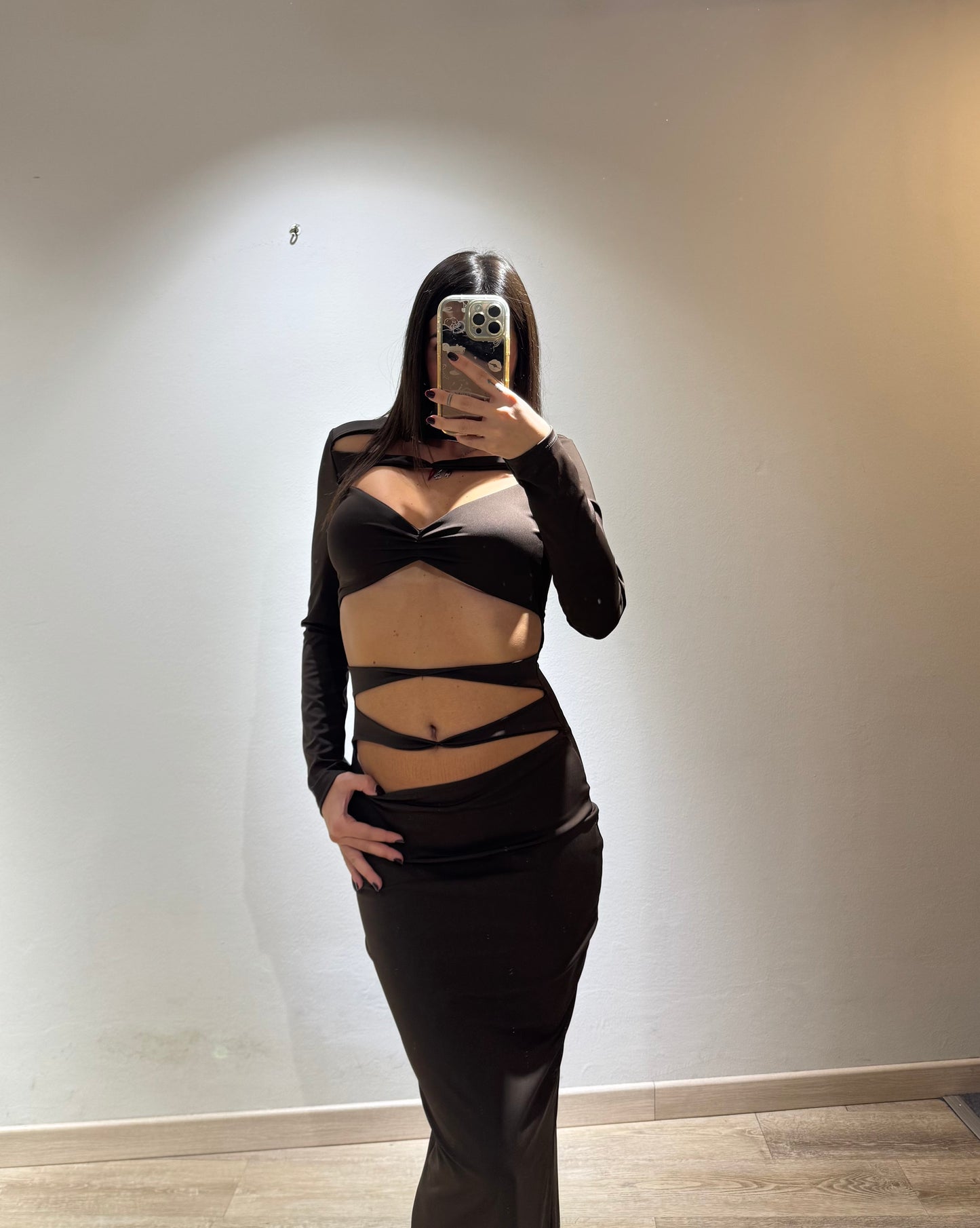 LONG DRESS CUT OUT