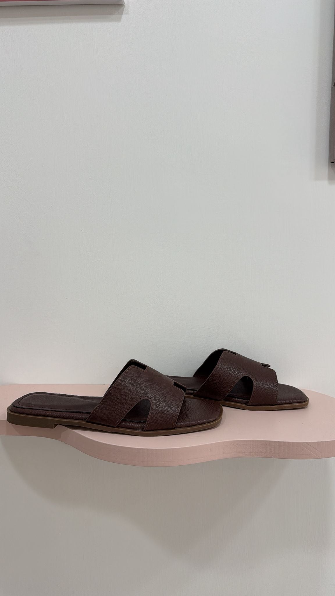 SLIP ON MUST HAVE CHOCO