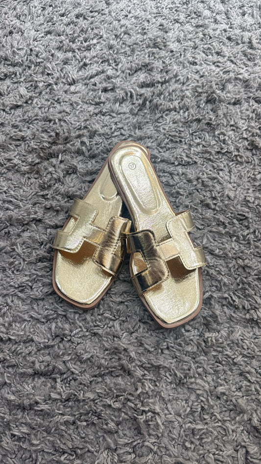 SLIP ON MUST HAVE GOLD