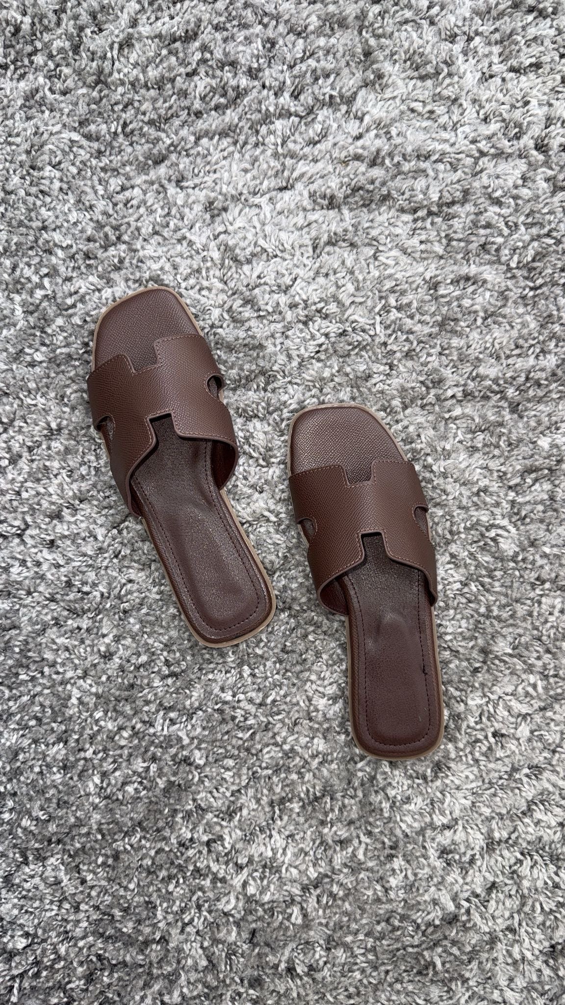 SLIP ON MUST HAVE CHOCO