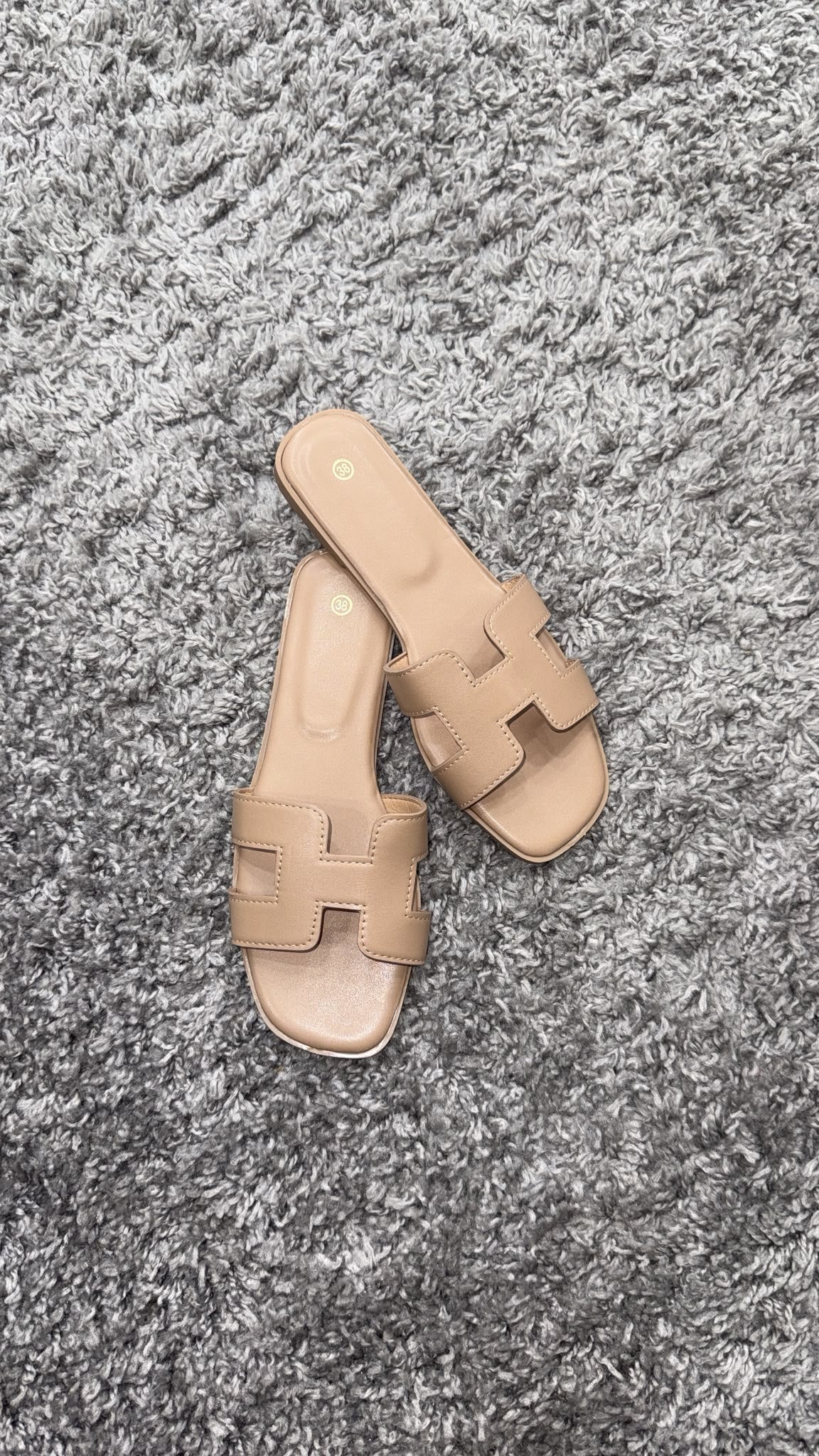 SLIP ON MUST HAVE BEIGE