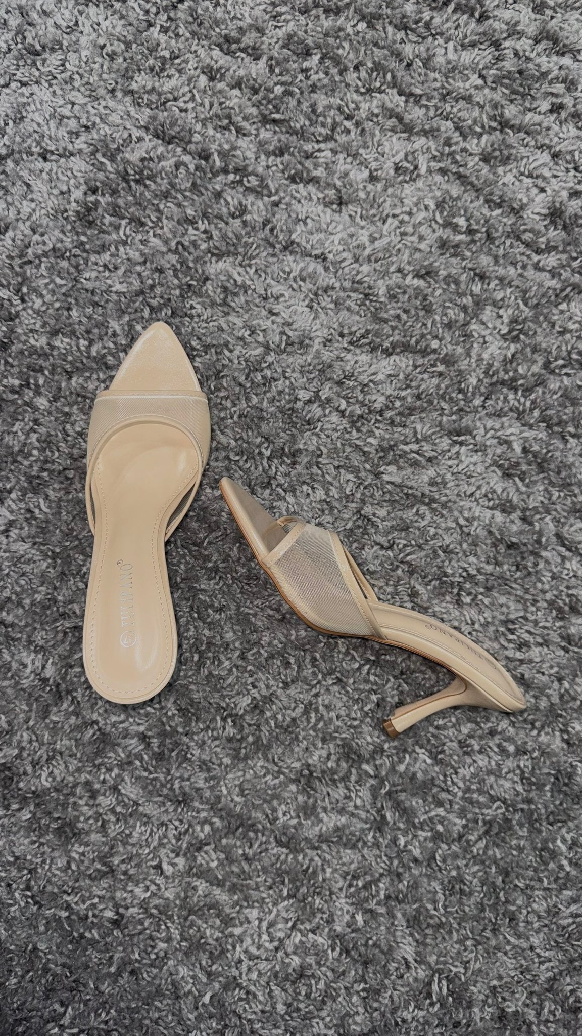 MULES NUDE