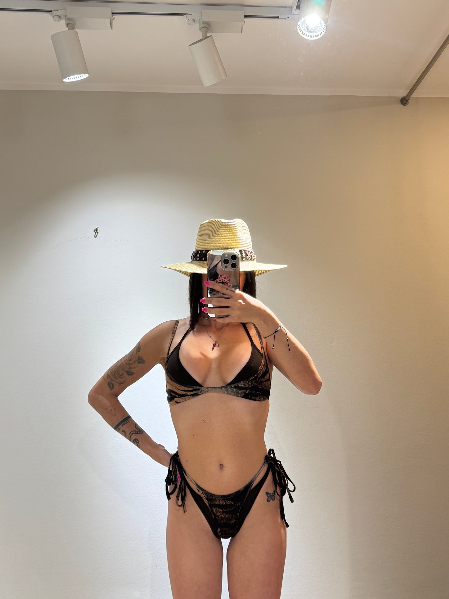 BIKINI SAFARI