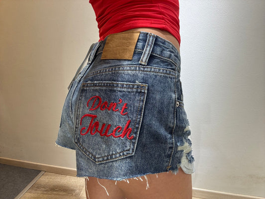 MINI SHORTS DON’T TOUCH