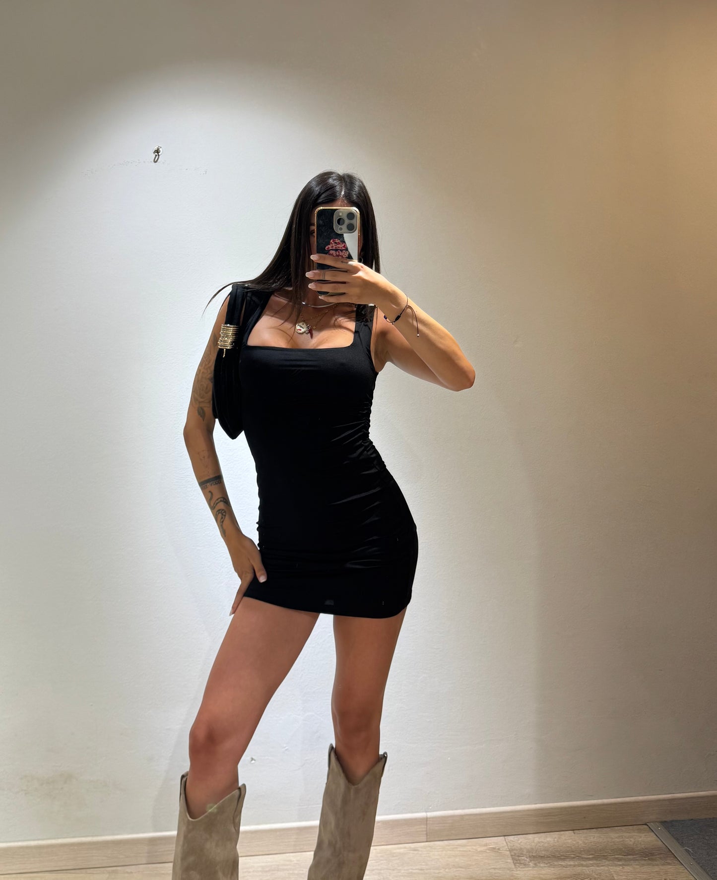 MINI DRESS SCOLLO QUADRATO