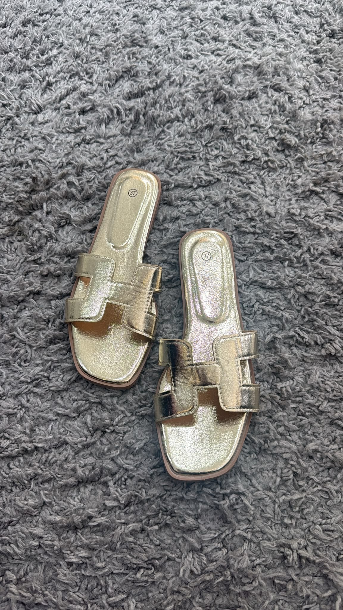 SLIP ON MUST HAVE GOLD