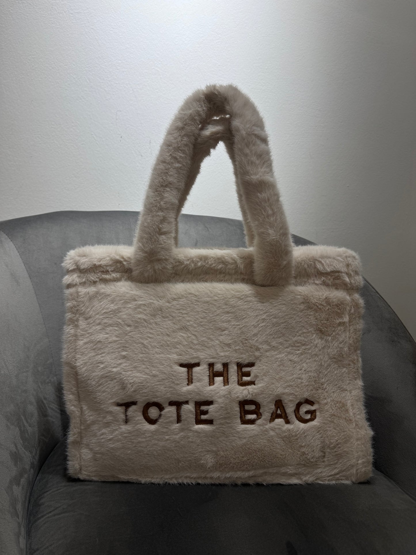 THE TOTE BAG