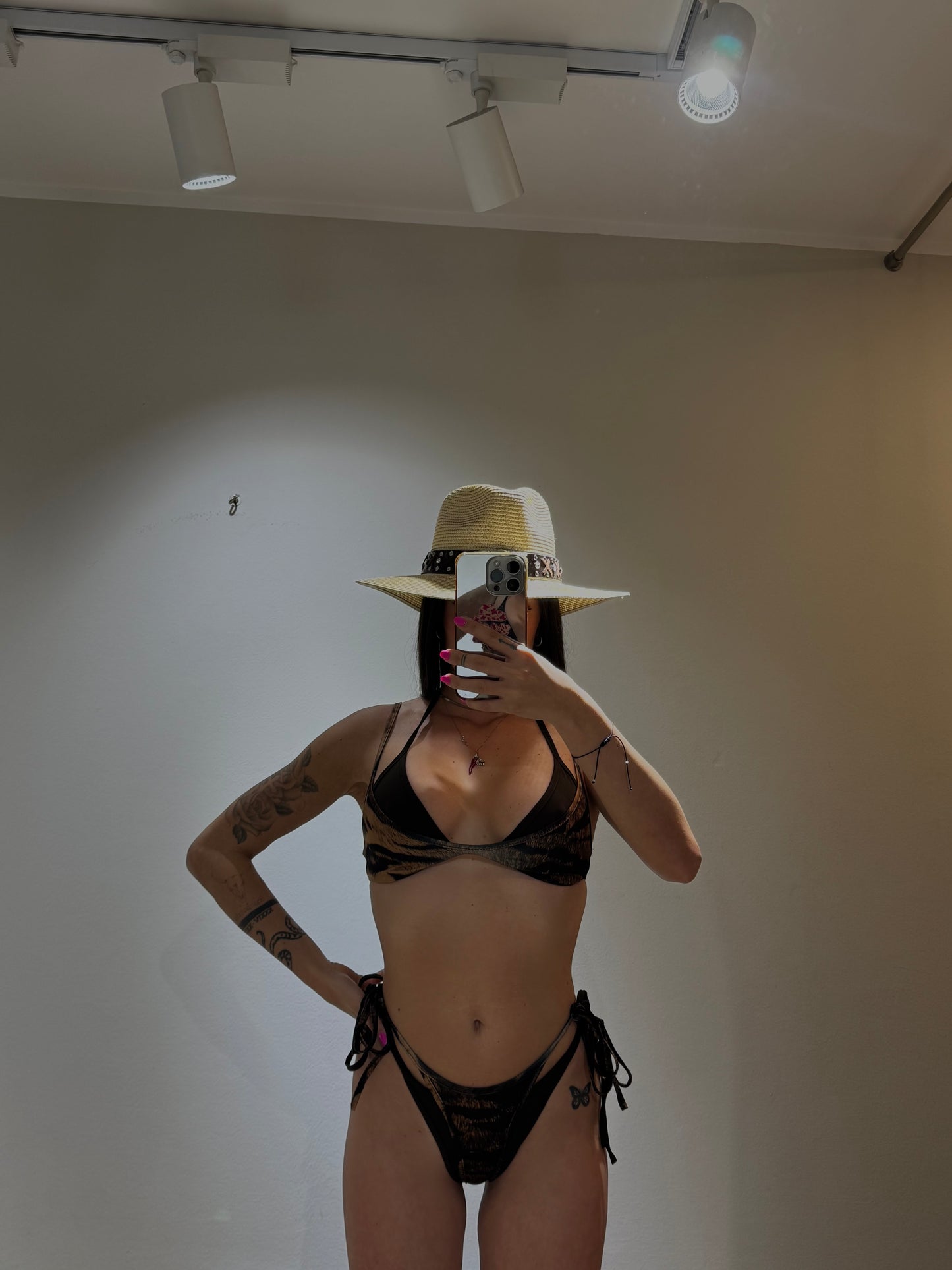 BIKINI SAFARI