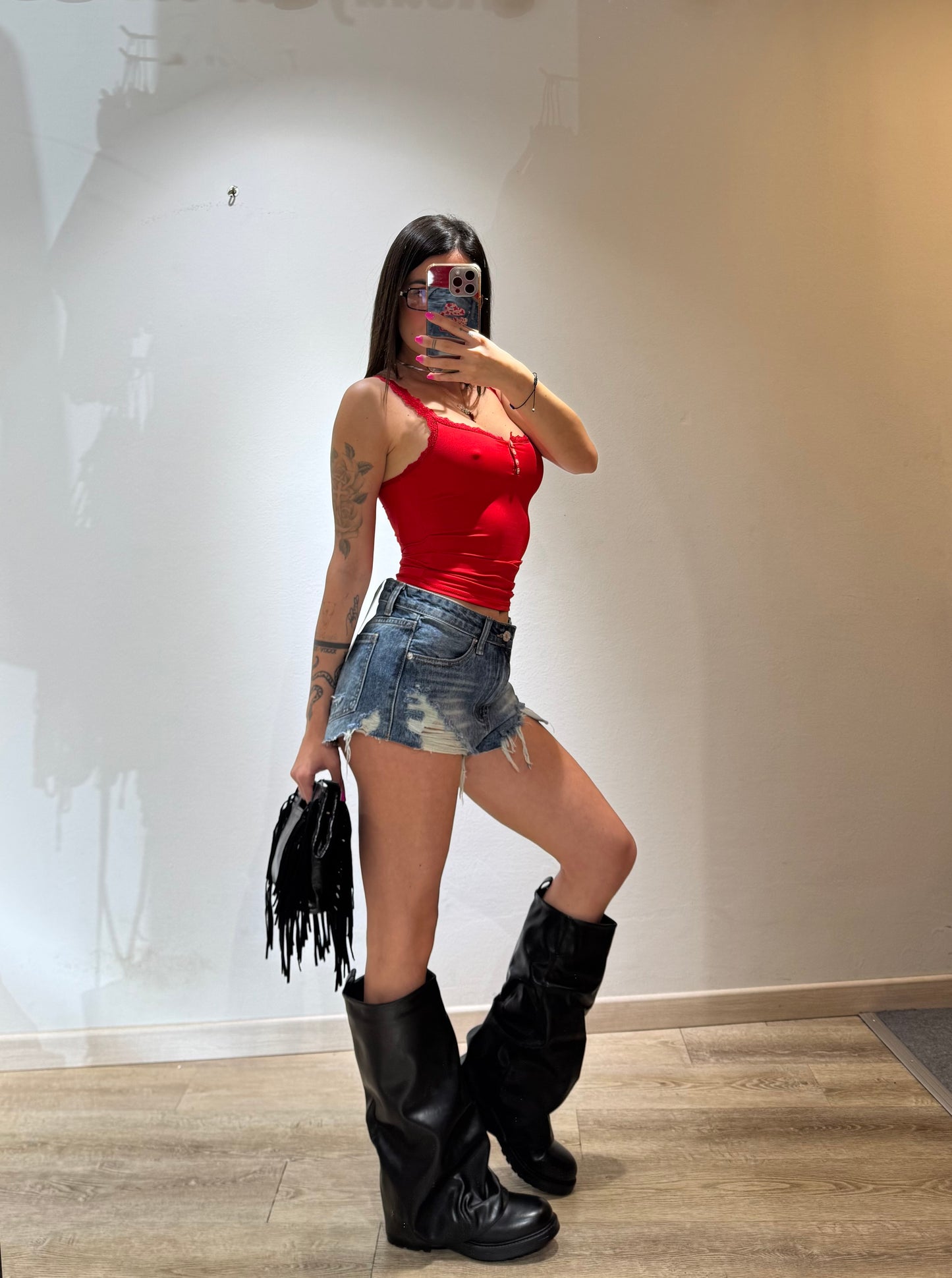 MINI SHORTS DON’T TOUCH