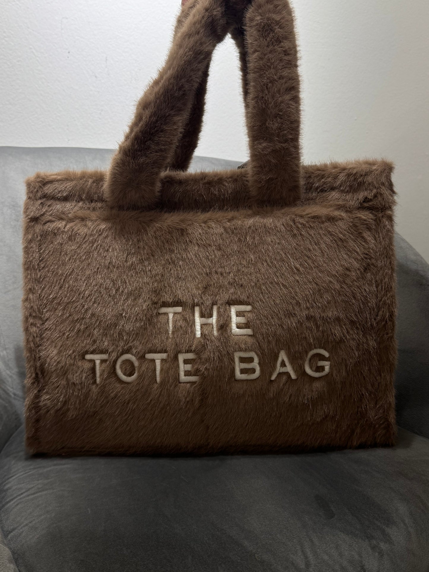THE TOTE BAG