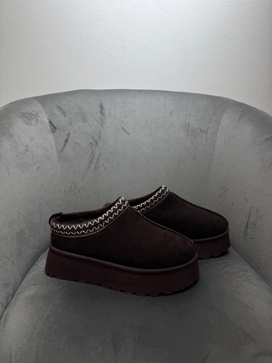 UGG SLIP ON