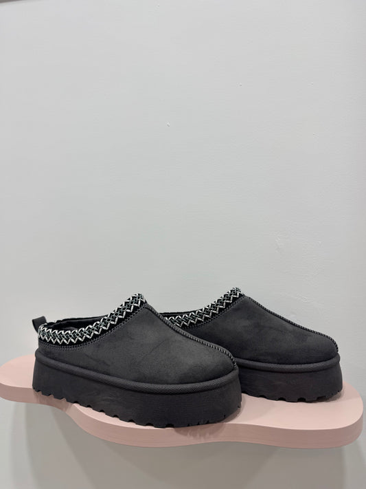 UGG SLIP ON GREY