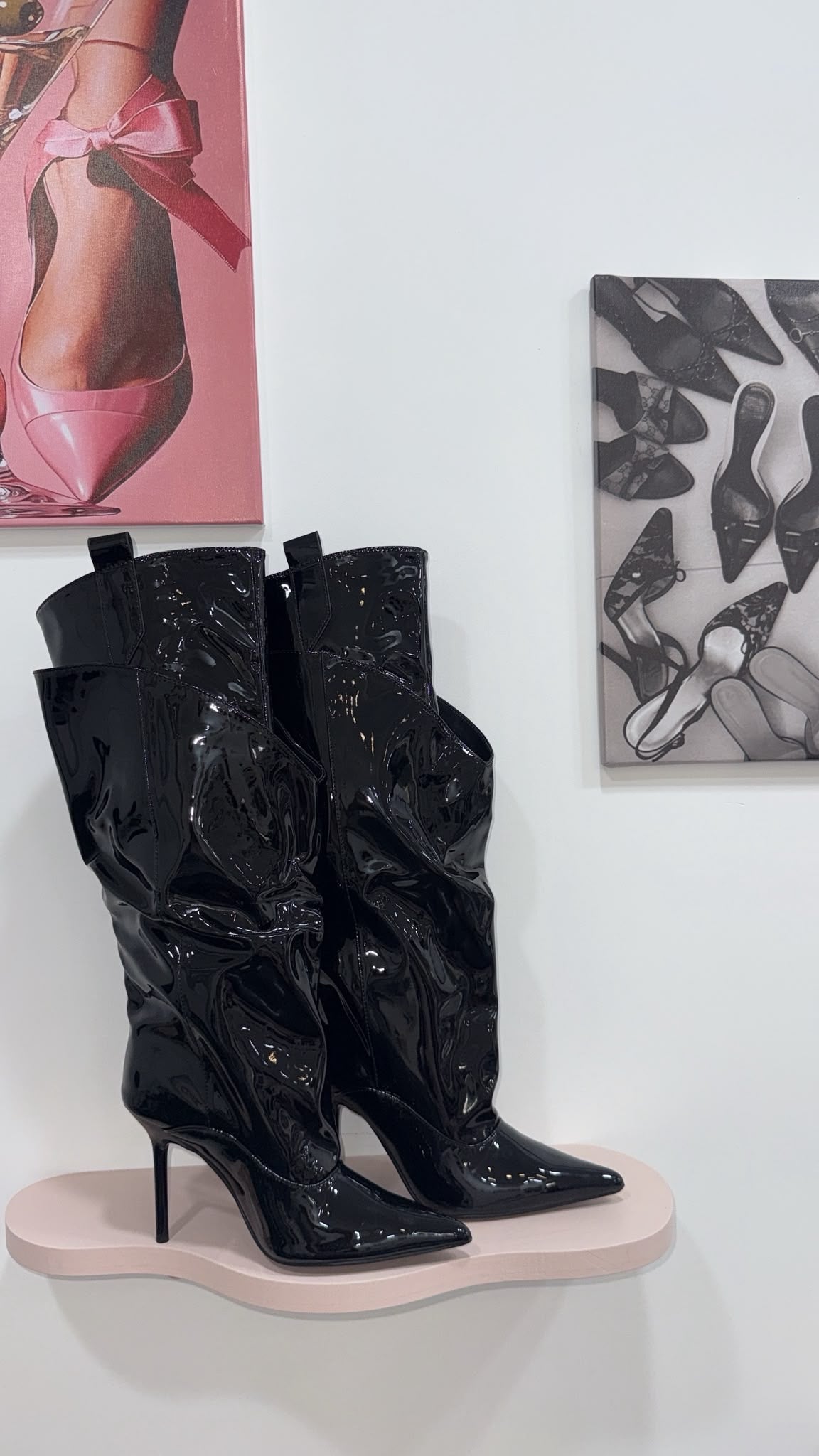 BOOTS MUST HAVE VINILE