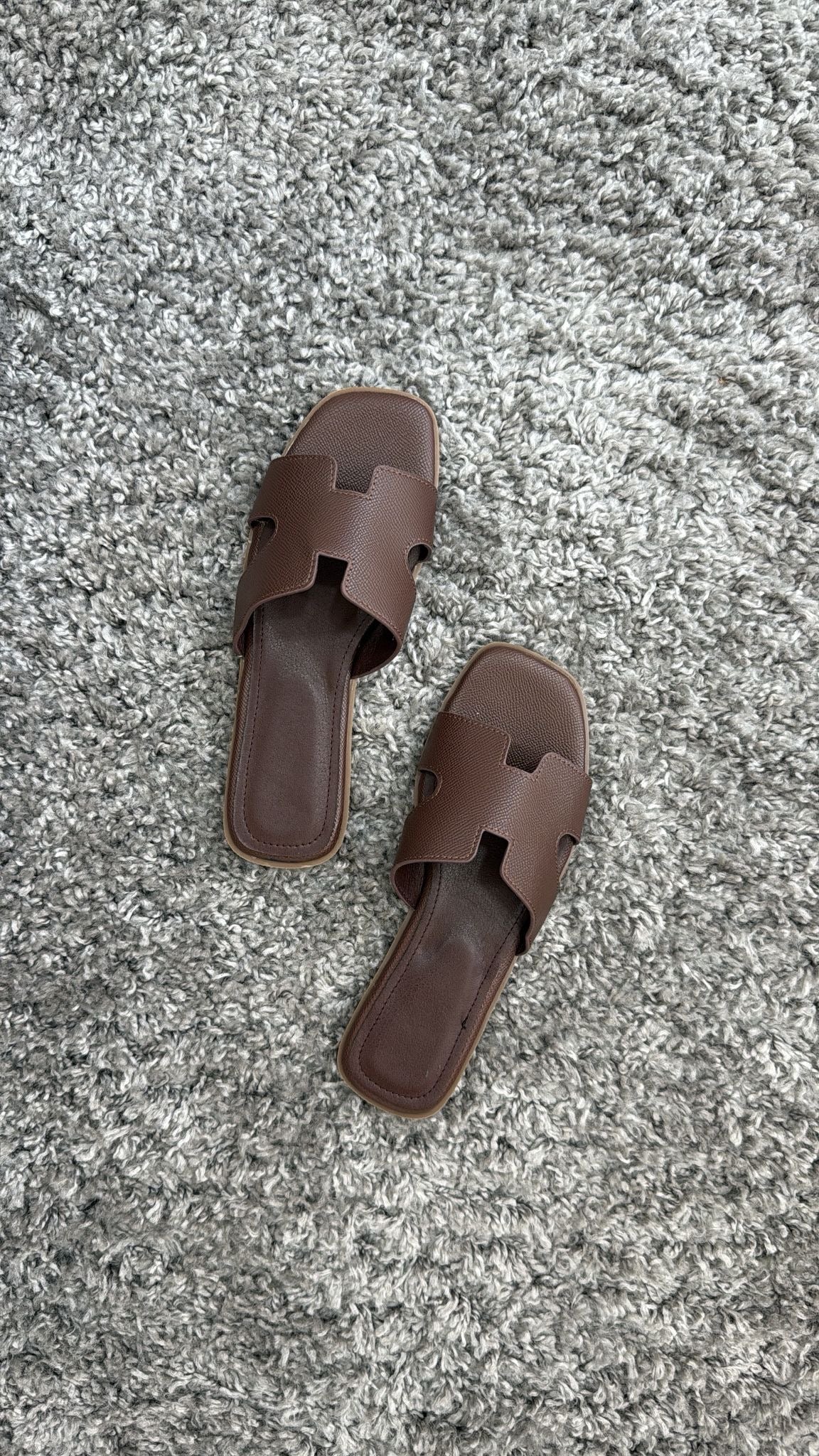 SLIP ON MUST HAVE CHOCO