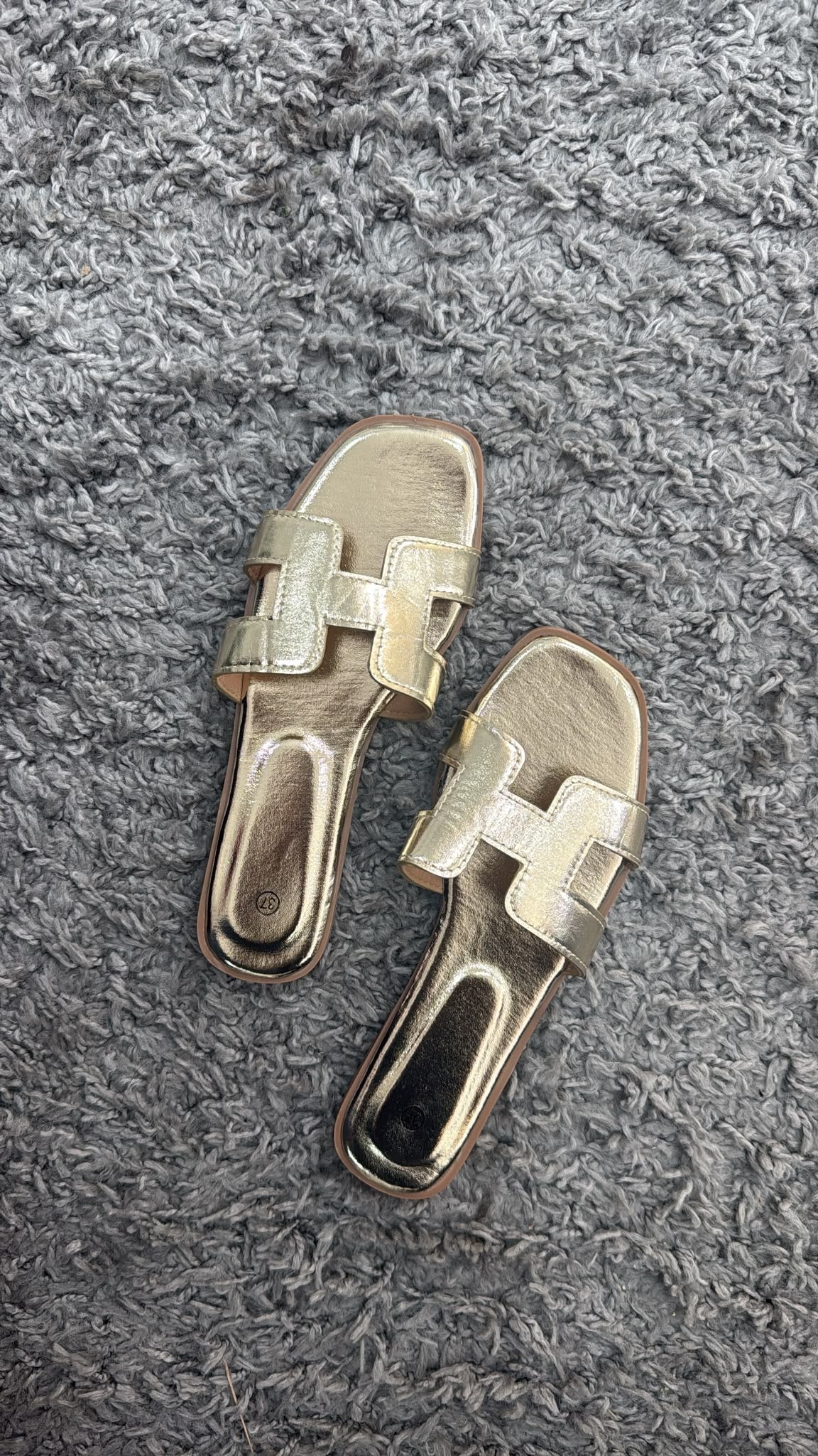 SLIP ON MUST HAVE GOLD