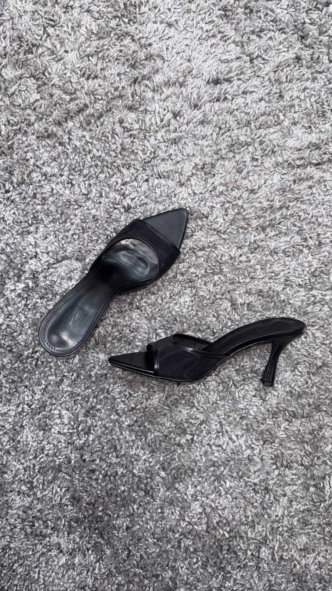 MULES VEIL BLACK