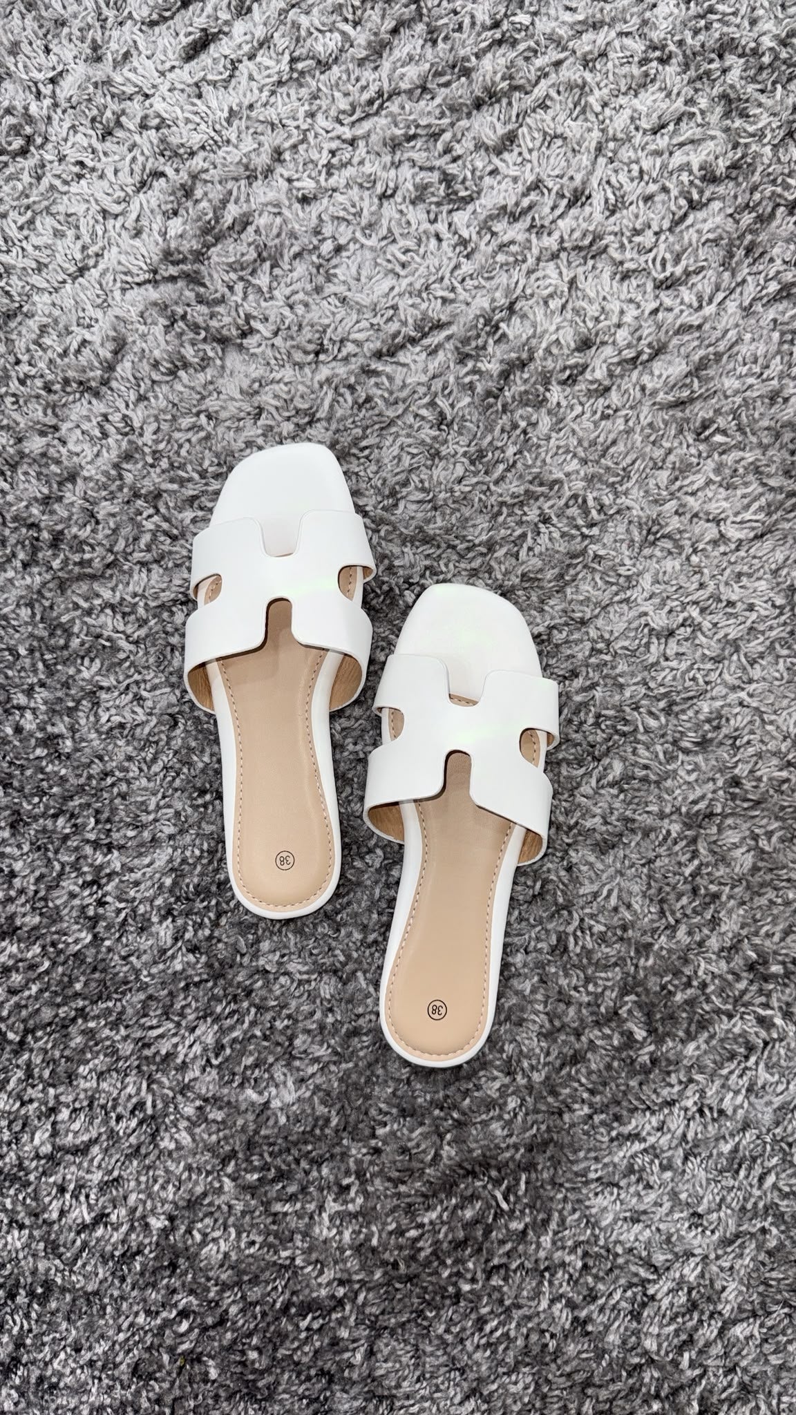 SLIP ON MUST HAVE WHITE