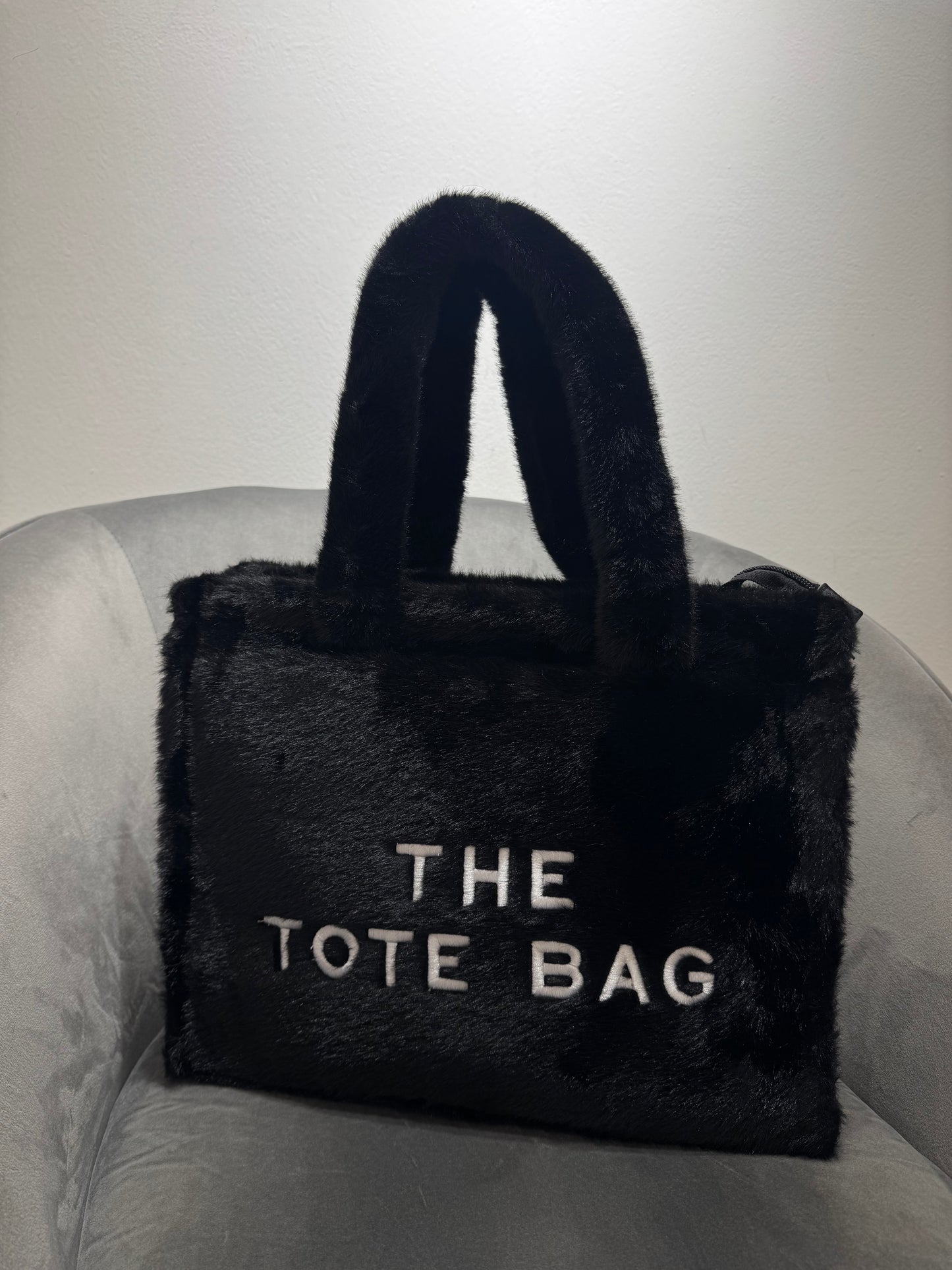 THE TOTE BAG
