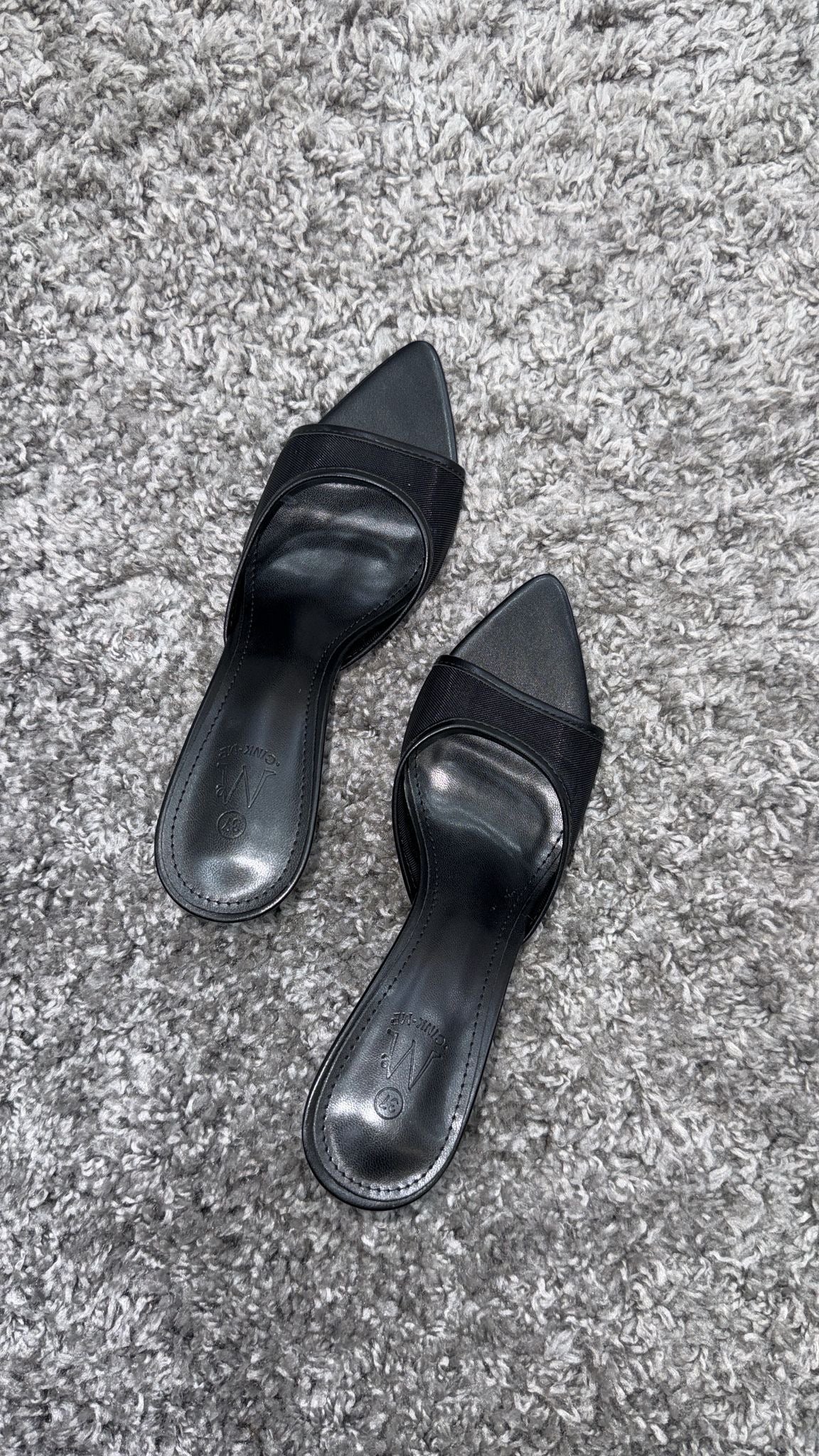 MULES VEIL BLACK