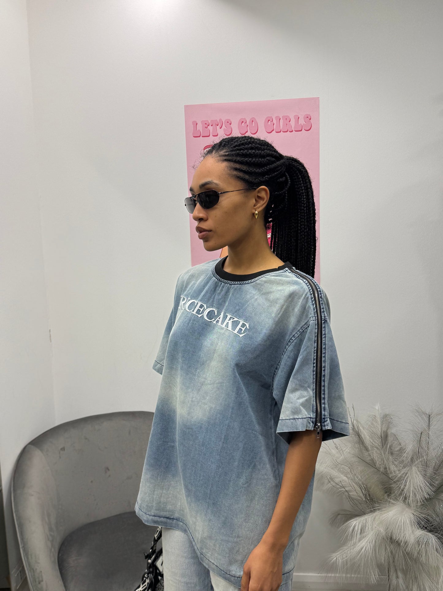 TEE OVER DENIM RICECAKE