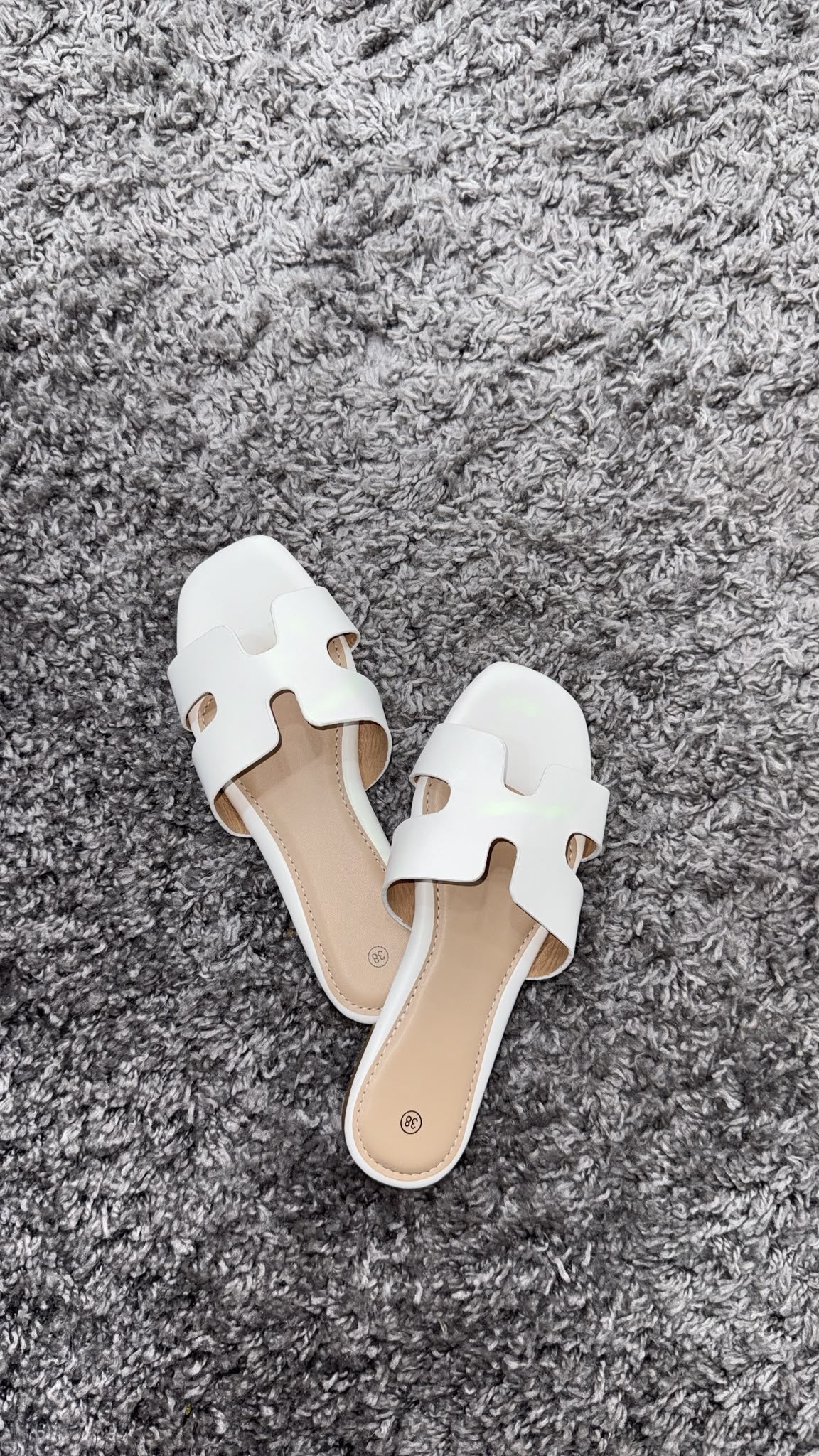 SLIP ON MUST HAVE WHITE