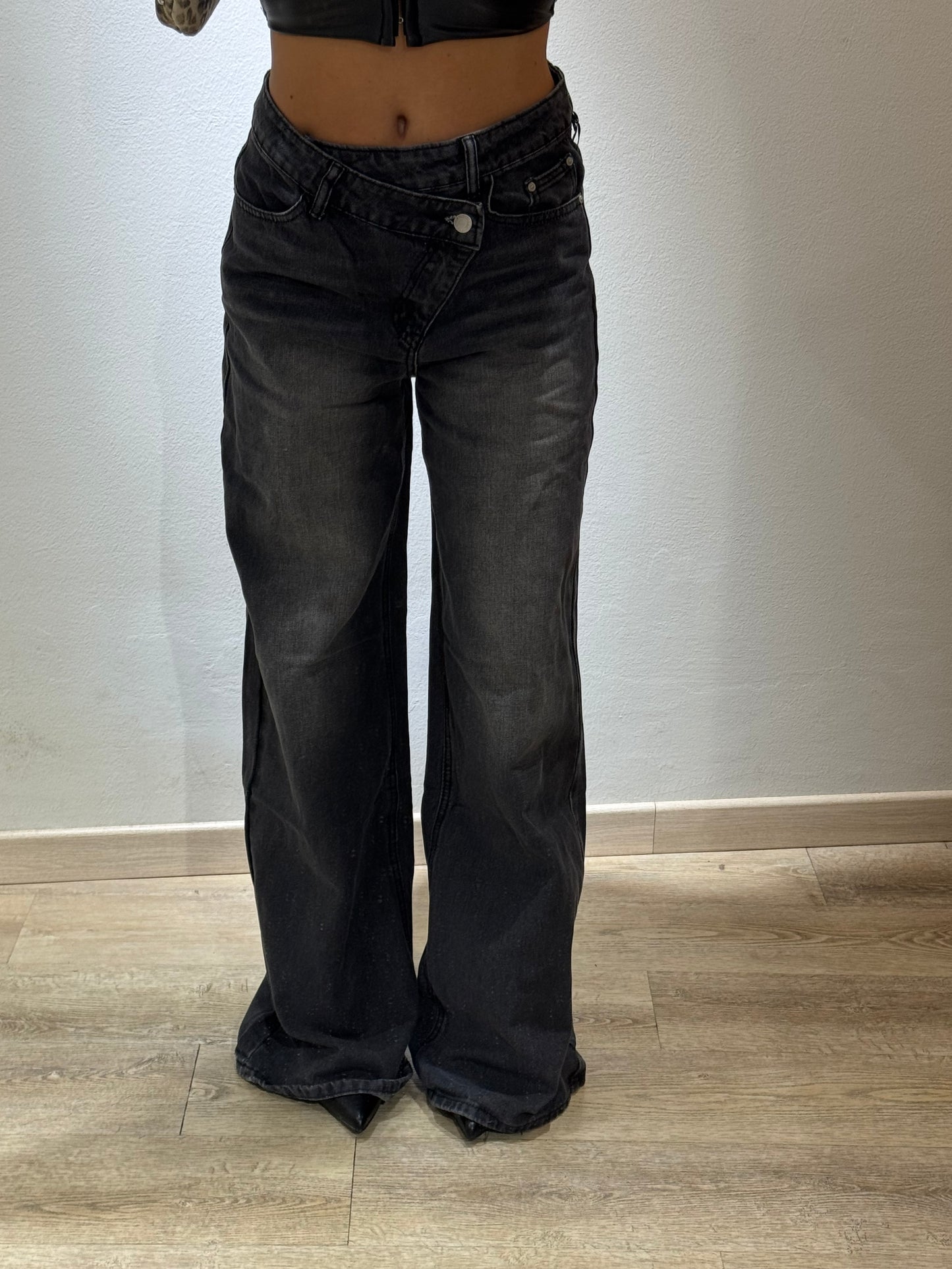 DENIM ASIMMETRICO GREY WIDE