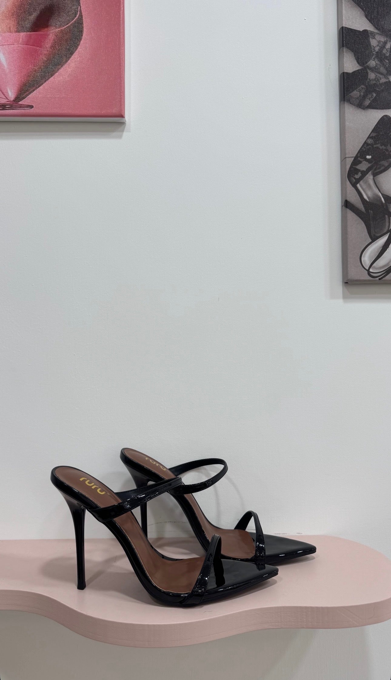 DÉCOLLETÉ VINYL LUXURY BLACK
